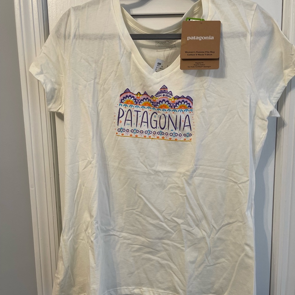 Ladies NWT Patagonia T-shirt size L